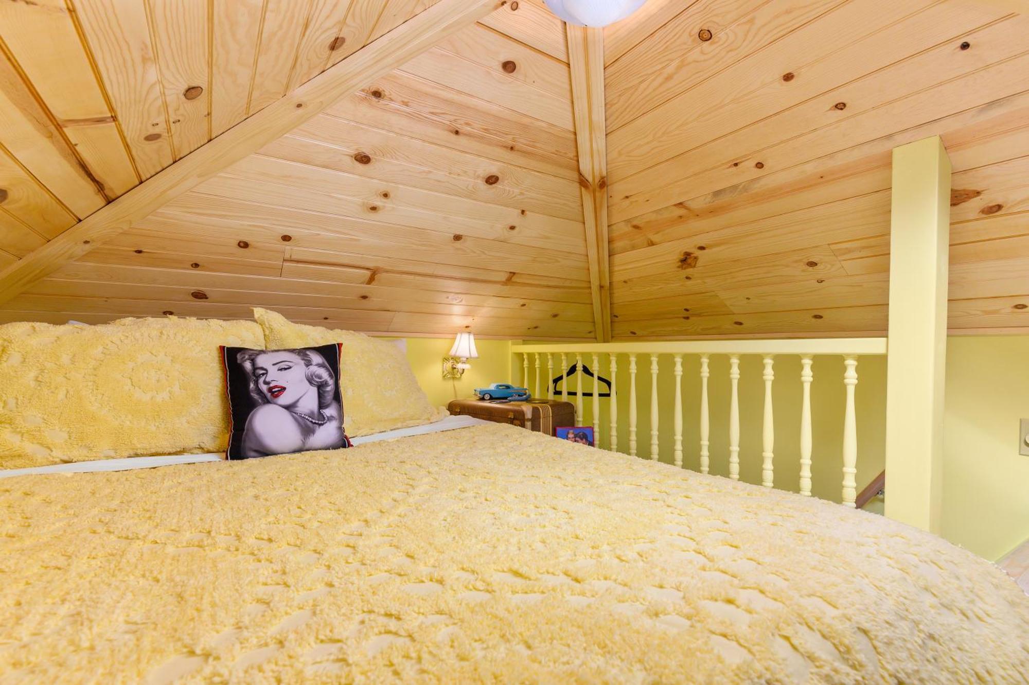 Tiny Digs - Hotel Of Tiny Houses Портленд Номер фото