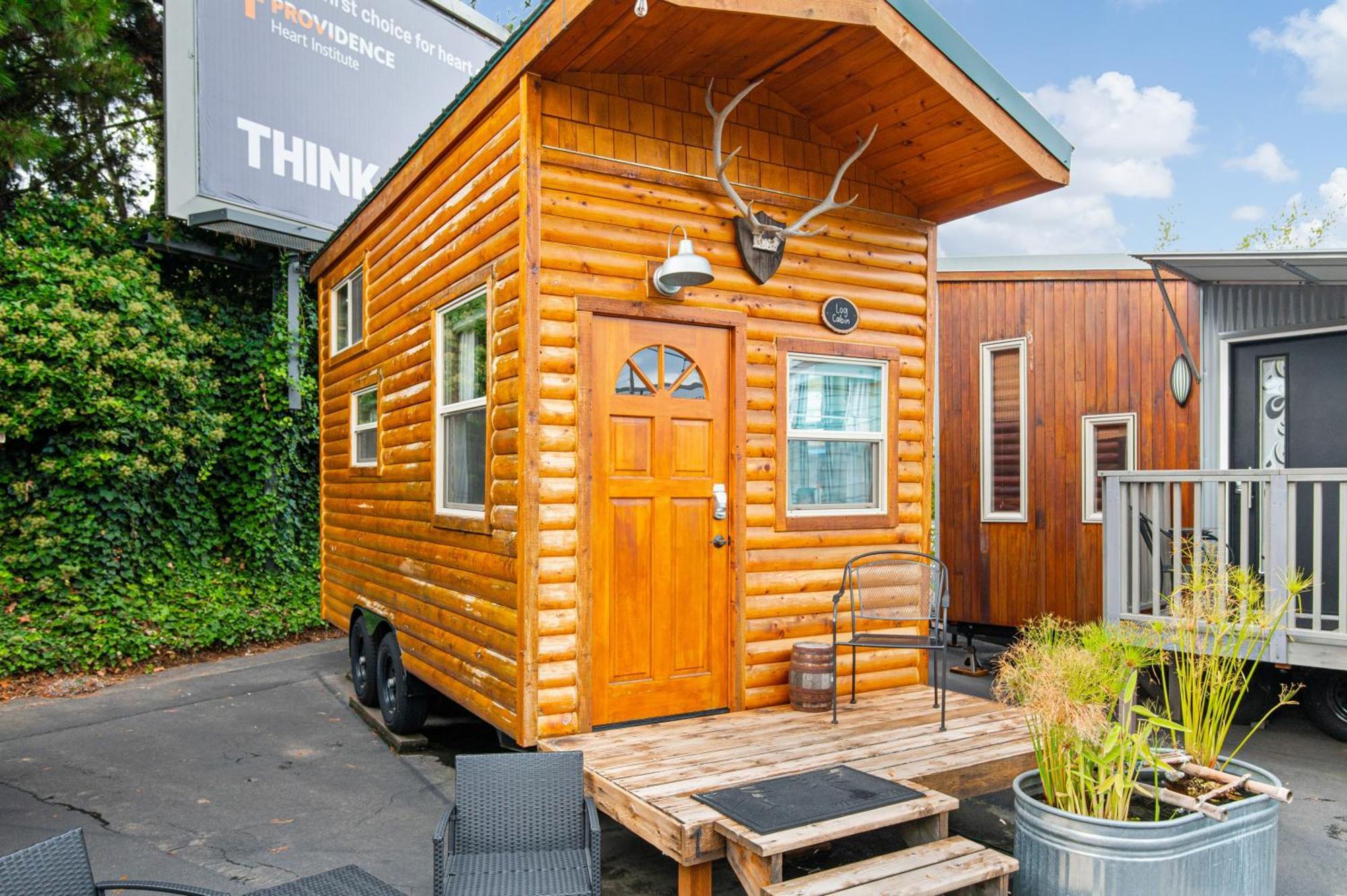 Tiny Digs - Hotel Of Tiny Houses Портленд Номер фото